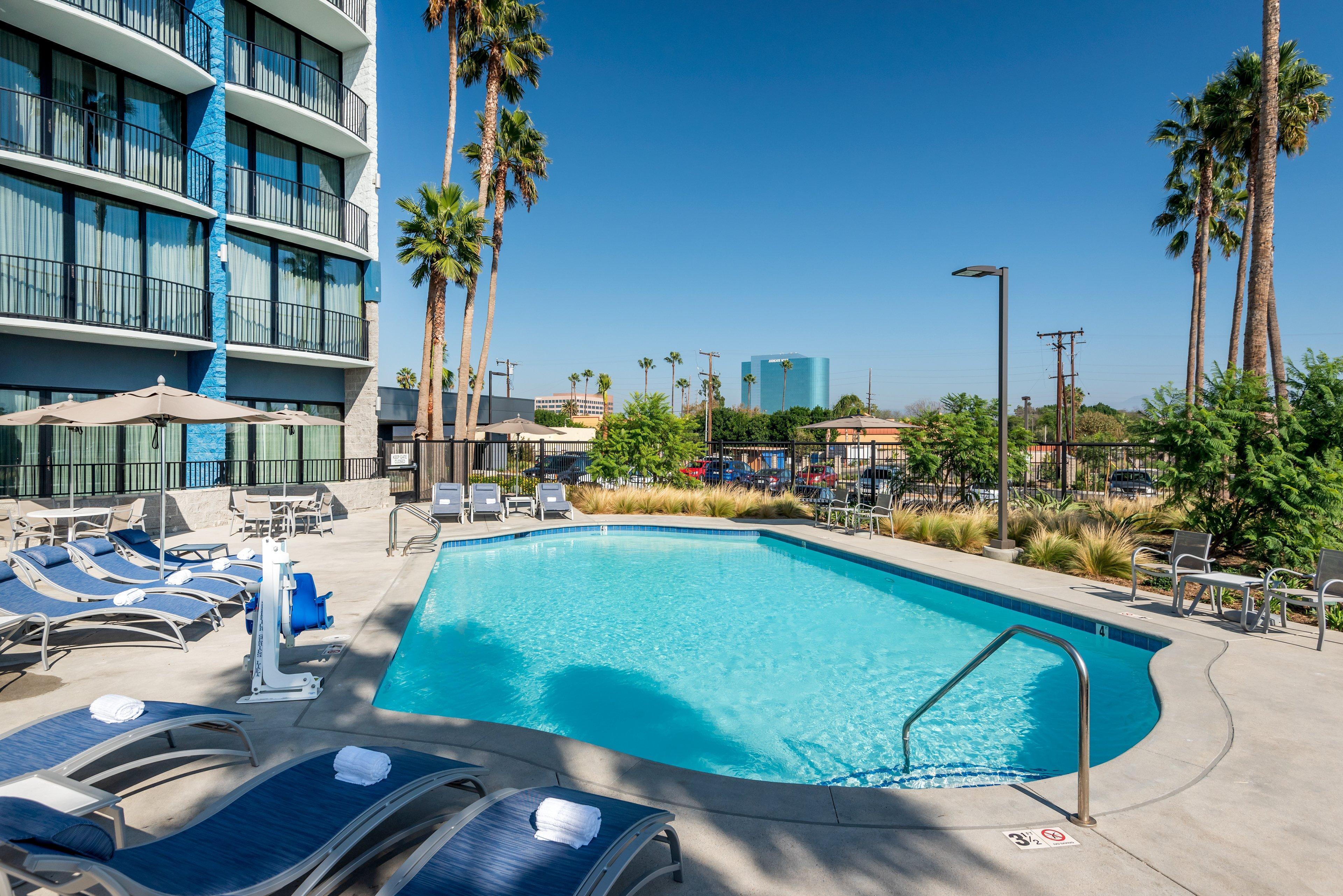 Holiday Inn Express & Suites Santa Ana - Orange County By Ihg Exterior foto