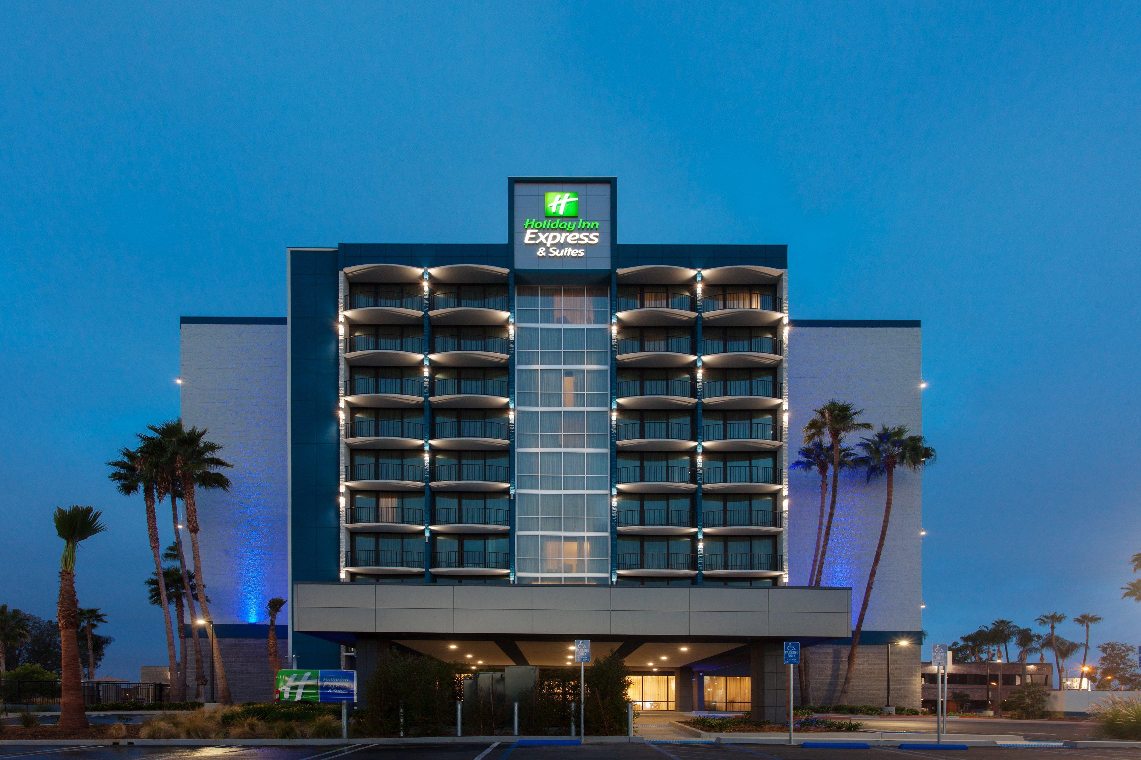 Holiday Inn Express & Suites Santa Ana - Orange County By Ihg Exterior foto