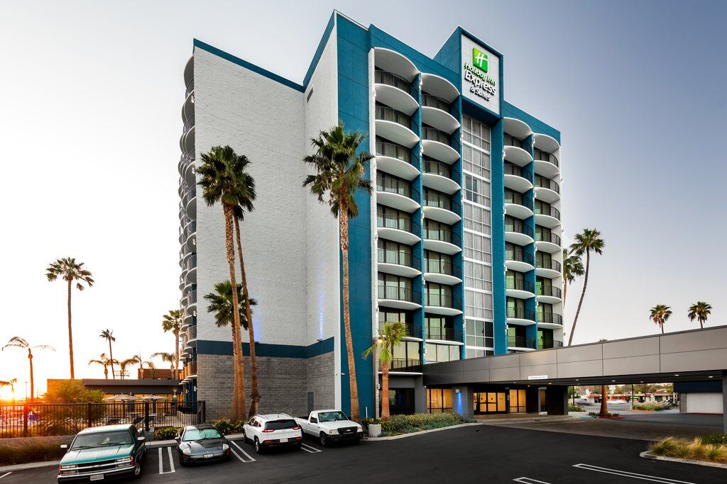 Holiday Inn Express & Suites Santa Ana - Orange County By Ihg Exterior foto
